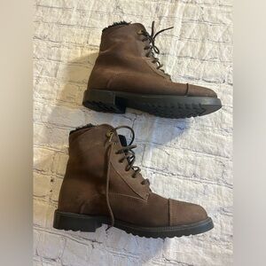 BARBO MADE IN CANADA 8933077 WOMEN’S BROWN WITH BLACK SHEARLING LINING BOOTIES